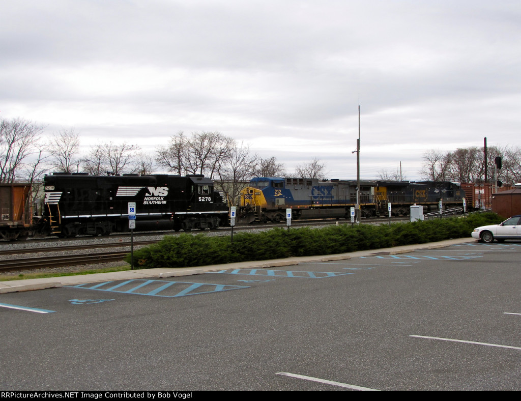NS 5278, CSX 212 and 232